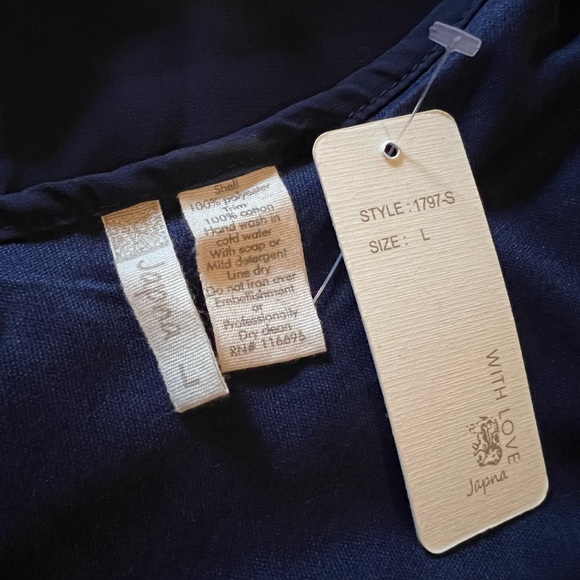 Japna Sleeveless Blouse
Size: Large
Color: Blue - Picture 4 of 9